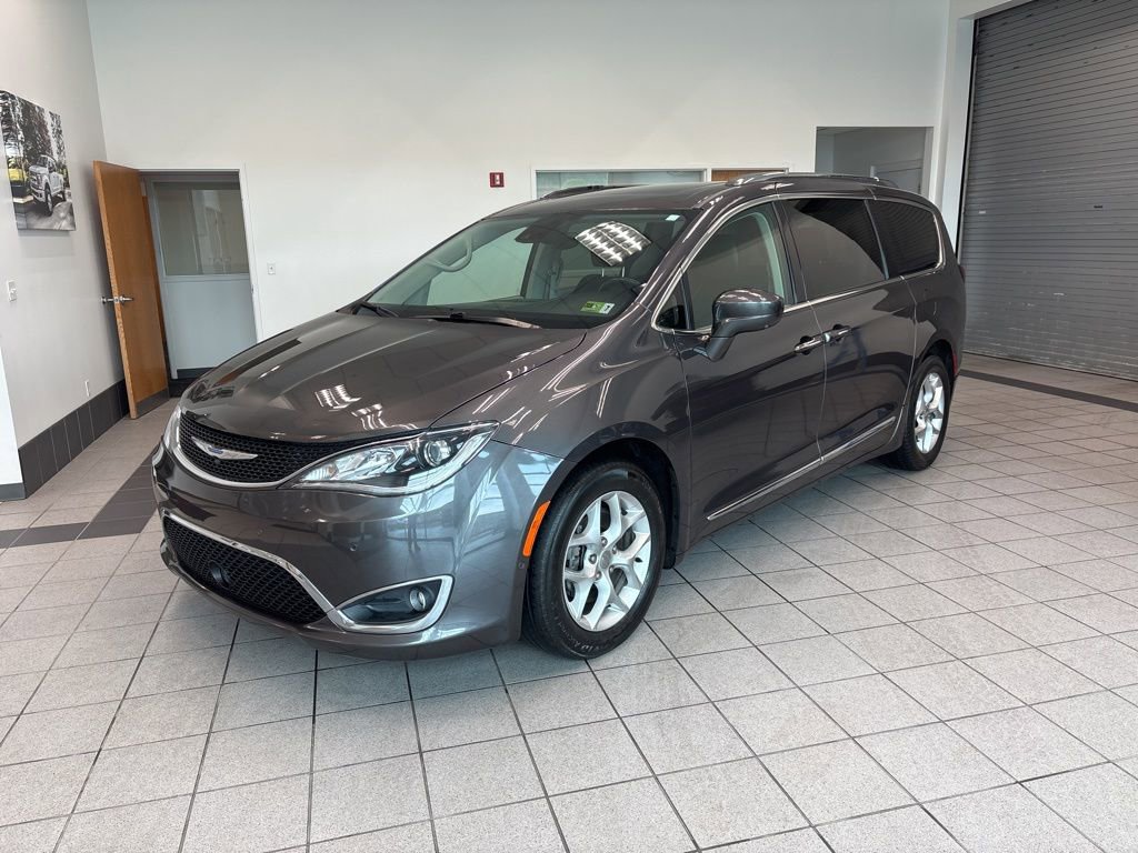Used 2019 Chrysler Pacifica Touring-L Plus w/ Advanced Safetytec Group FWD image 3