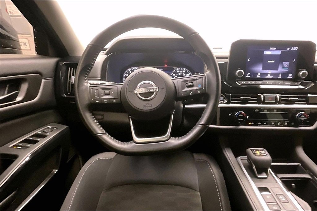 Certified 2024 Nissan Pathfinder SV video 3