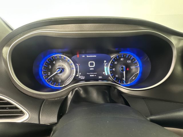 Used 2024 Chrysler Pacifica Touring-L FWD image 26