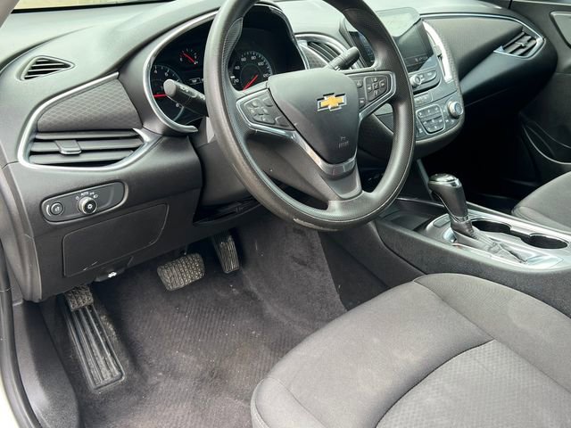 Used 2020 Chevrolet Malibu LT FWD image 15