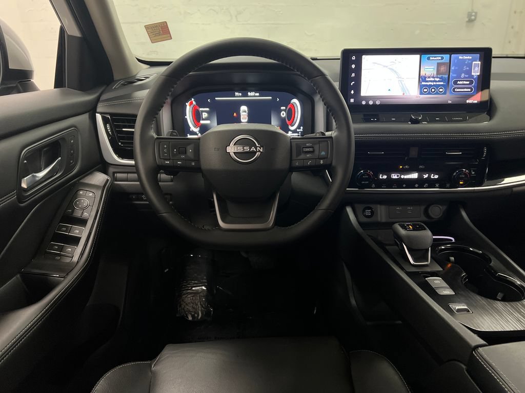Used 2025 Nissan Rogue SL w/ SL Premium Package FWD image 16