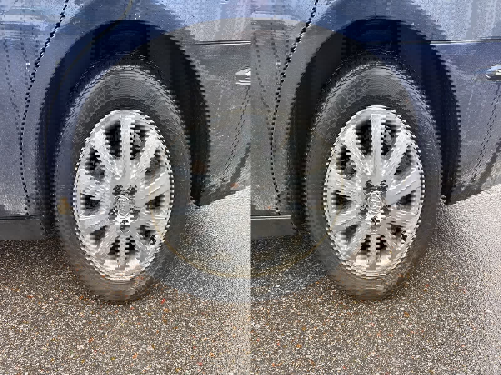 Used 2009 Buick LaCrosse CX image 9