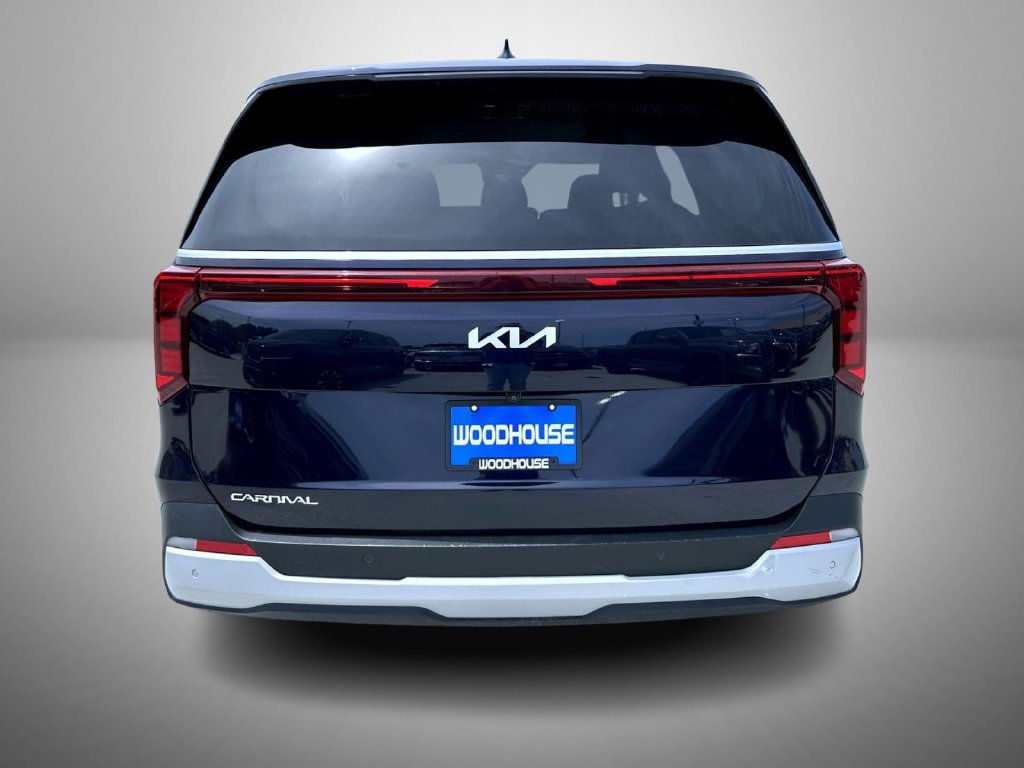 Used 2025 Kia Carnival FWD image 6