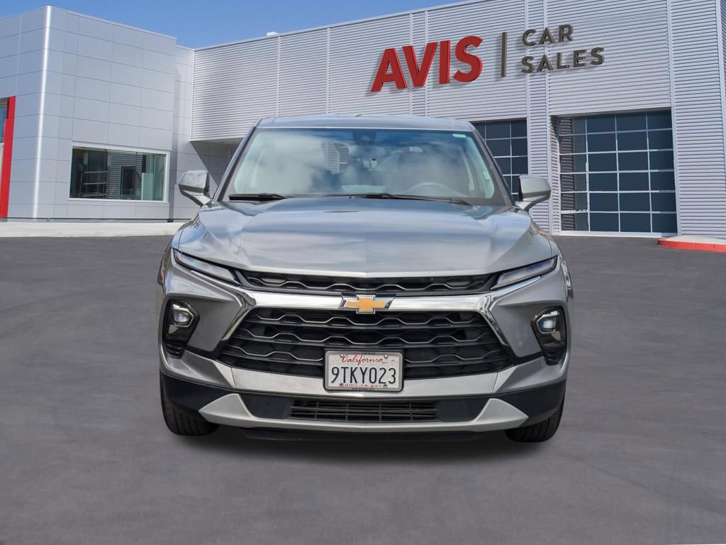 Used 2025 Chevrolet Blazer LT AWD/4WD image 2