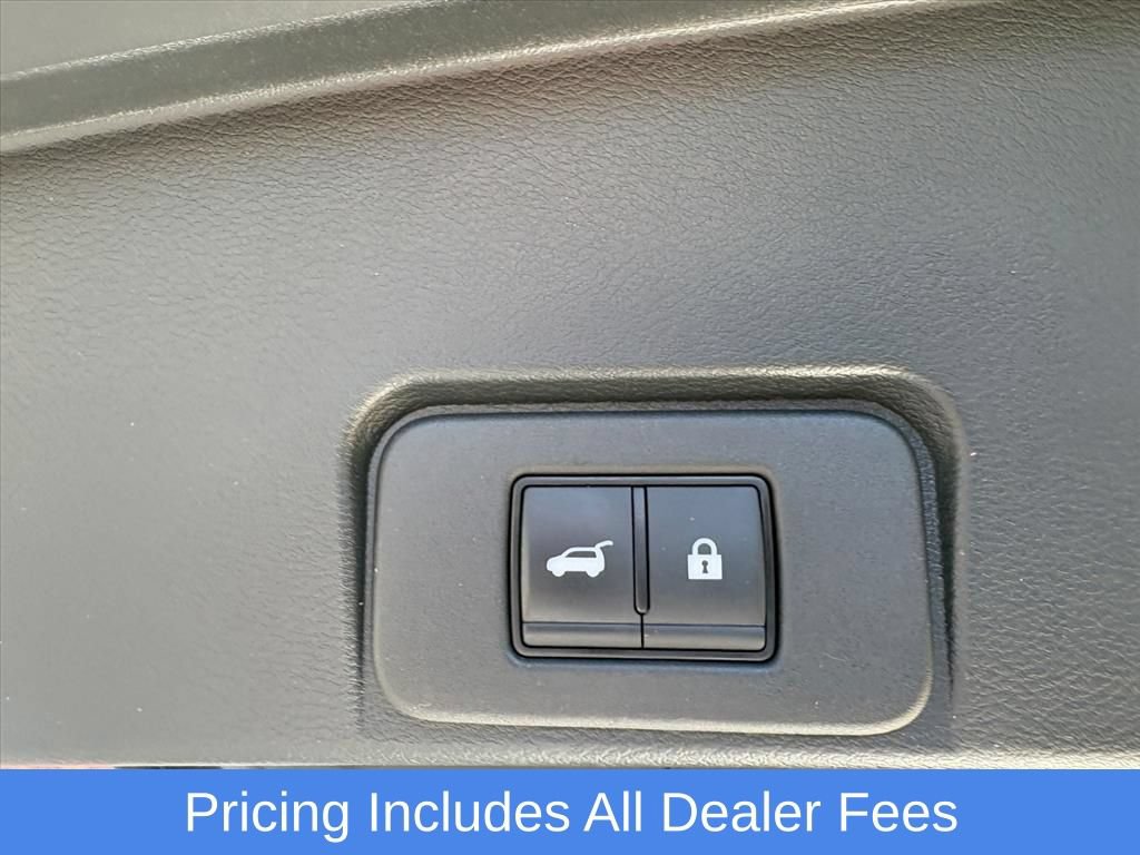 Used 2025 Nissan Rogue SV AWD/4WD image 25