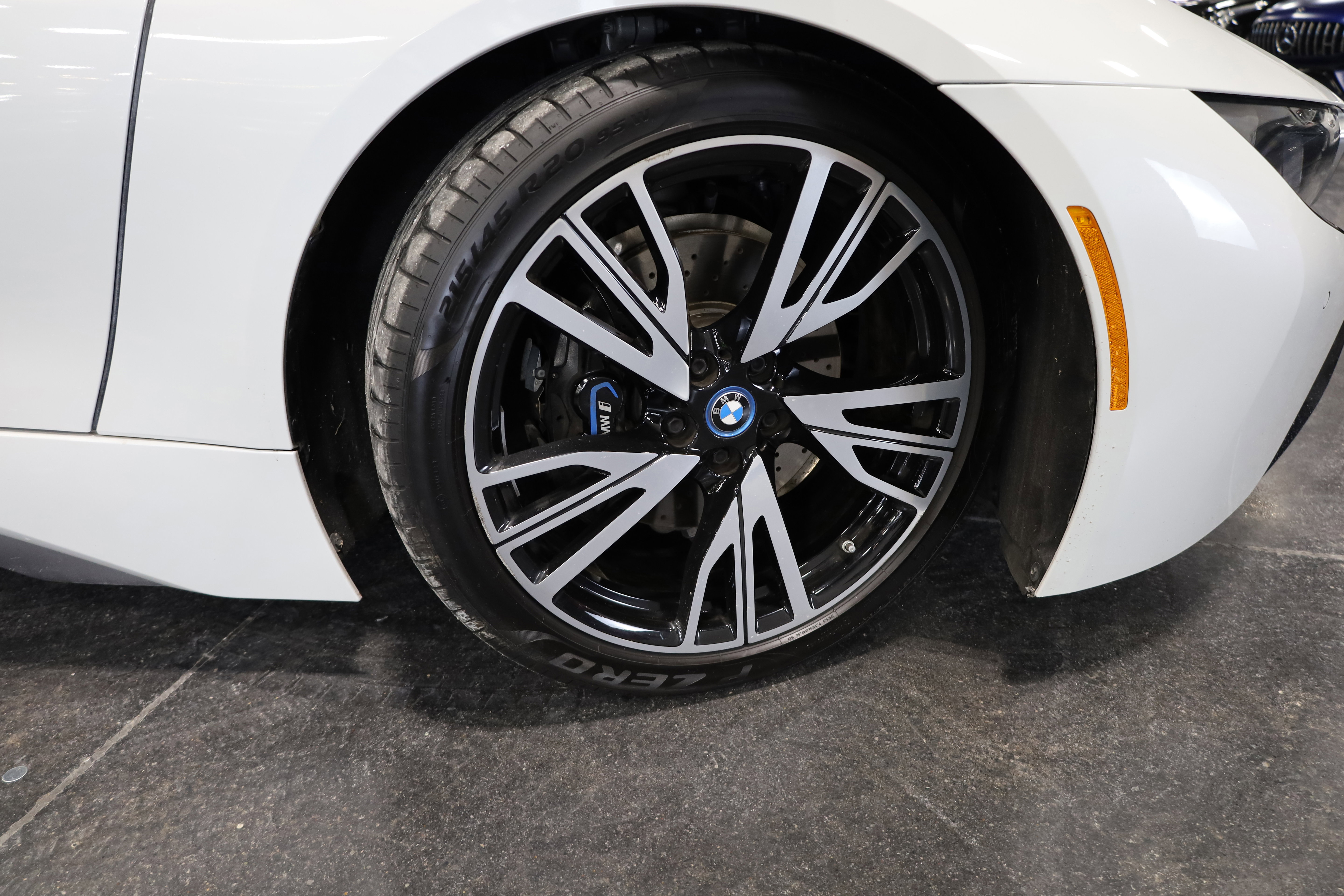 Used 2015 BMW i8 image 13