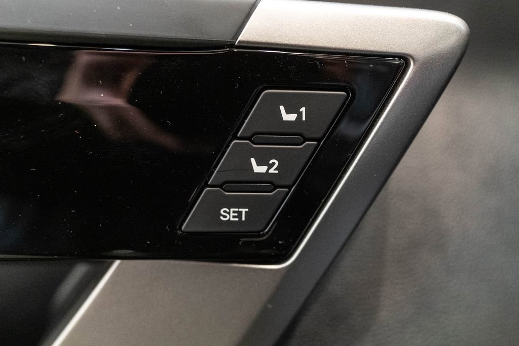 New 2026 Toyota Tundra Limited AWD/4WD image 22