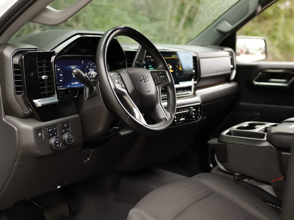 Used 2023 Chevrolet Silverado 1500 LT Trail Boss w/ Protection Package AWD/4WD image 9