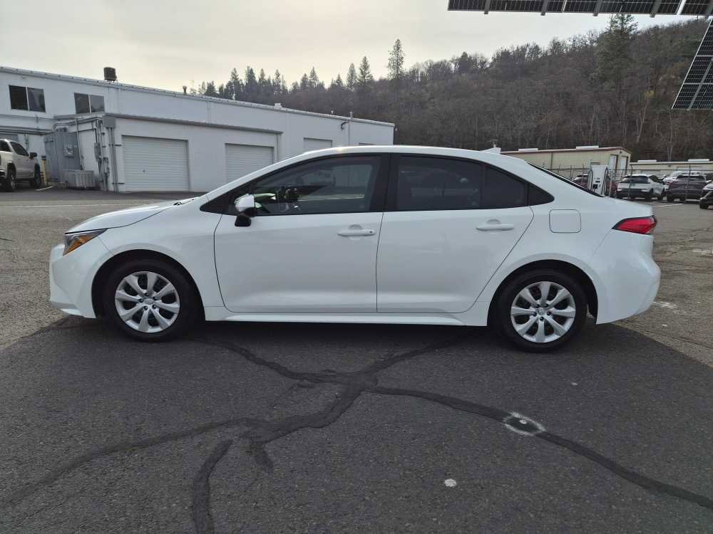 Used 2021 Toyota Corolla LE w/ Carpet Mat Package (TMS) image 8