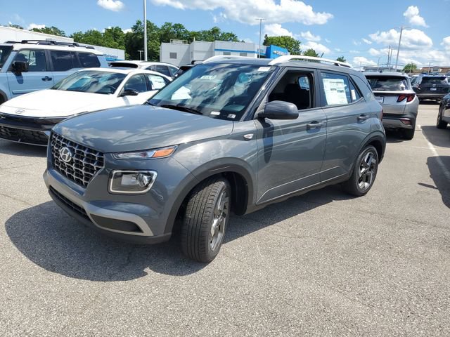 New 2026 Hyundai Venue SEL FWD image 2