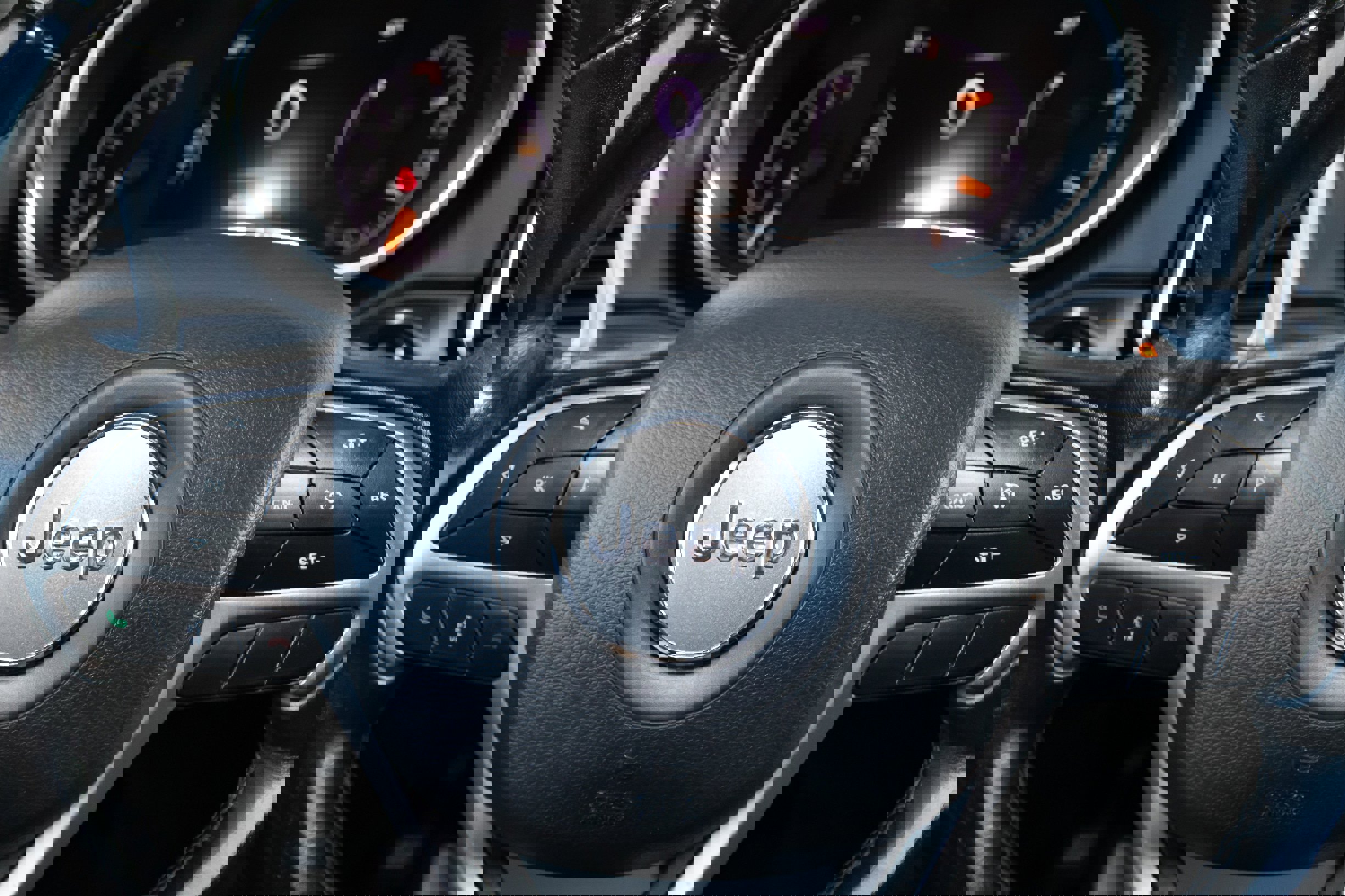 Used 2020 Jeep Grand Cherokee Altitude image 21