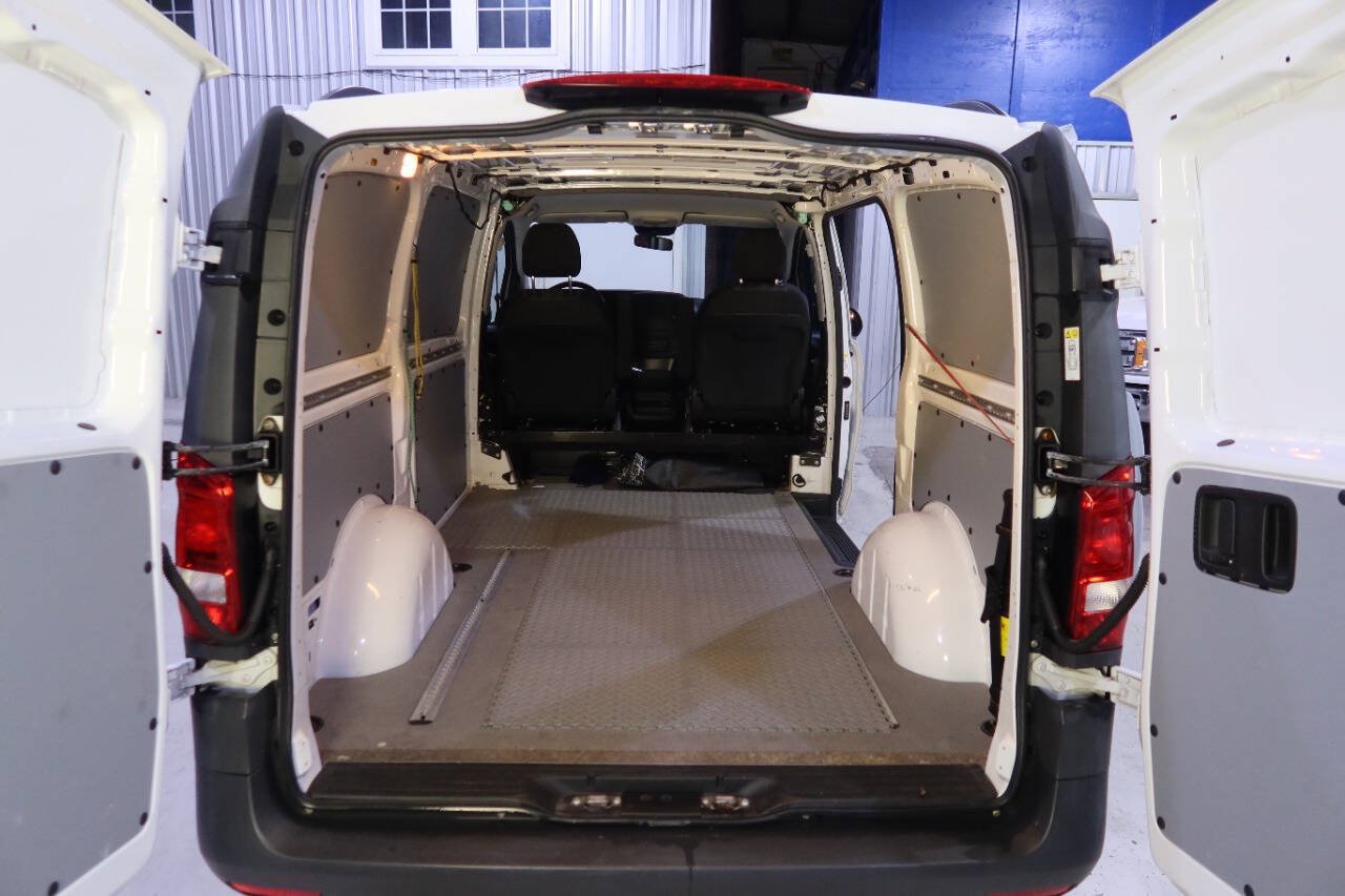 Used 2016 Mercedes-Benz Metris image 16