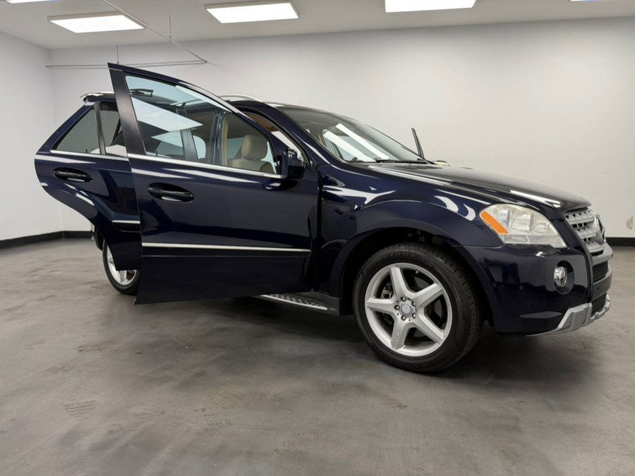 Used 2010 Mercedes-Benz ML 550 4MATIC image 24