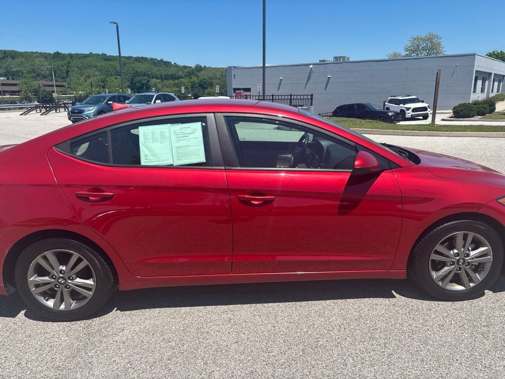 Used 2017 Hyundai Elantra SE FWD image 2