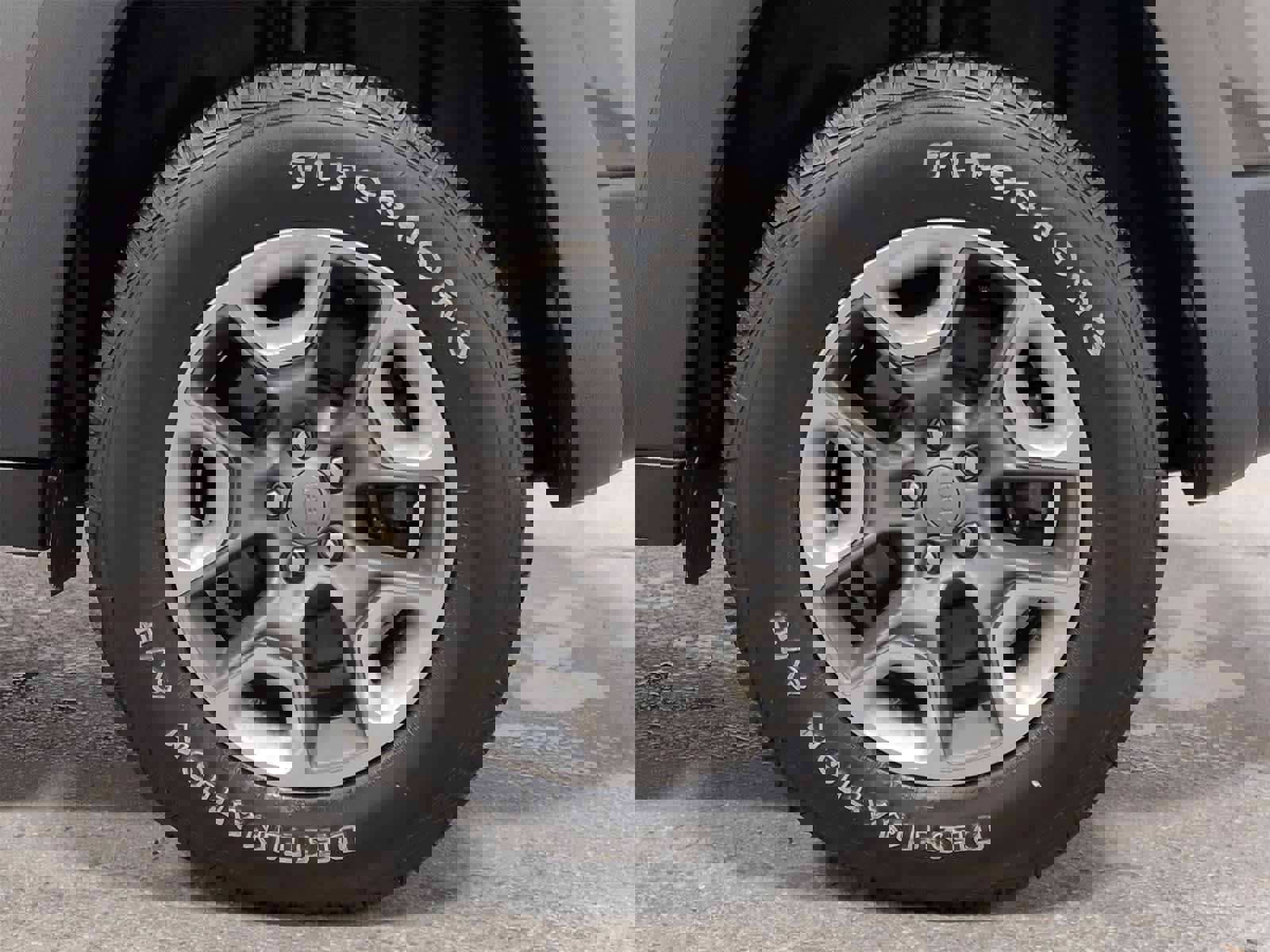 Certified 2019 Jeep Cherokee Trailhawk w/ Cold Weather Group image 14