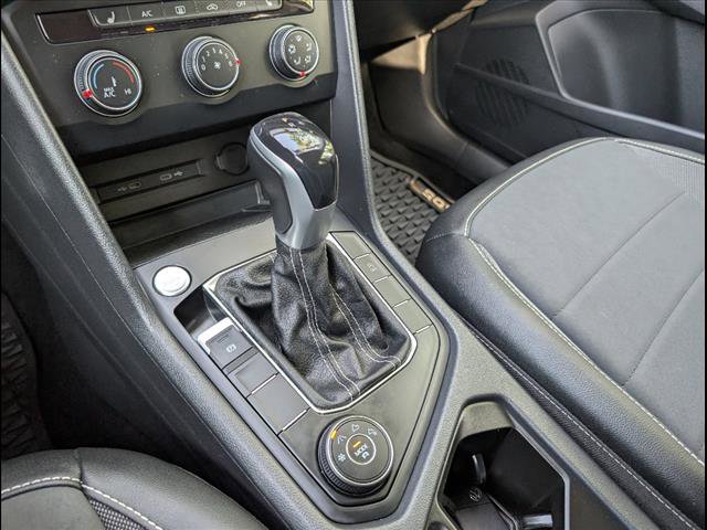 Certified 2022 Volkswagen Taos SE image 38