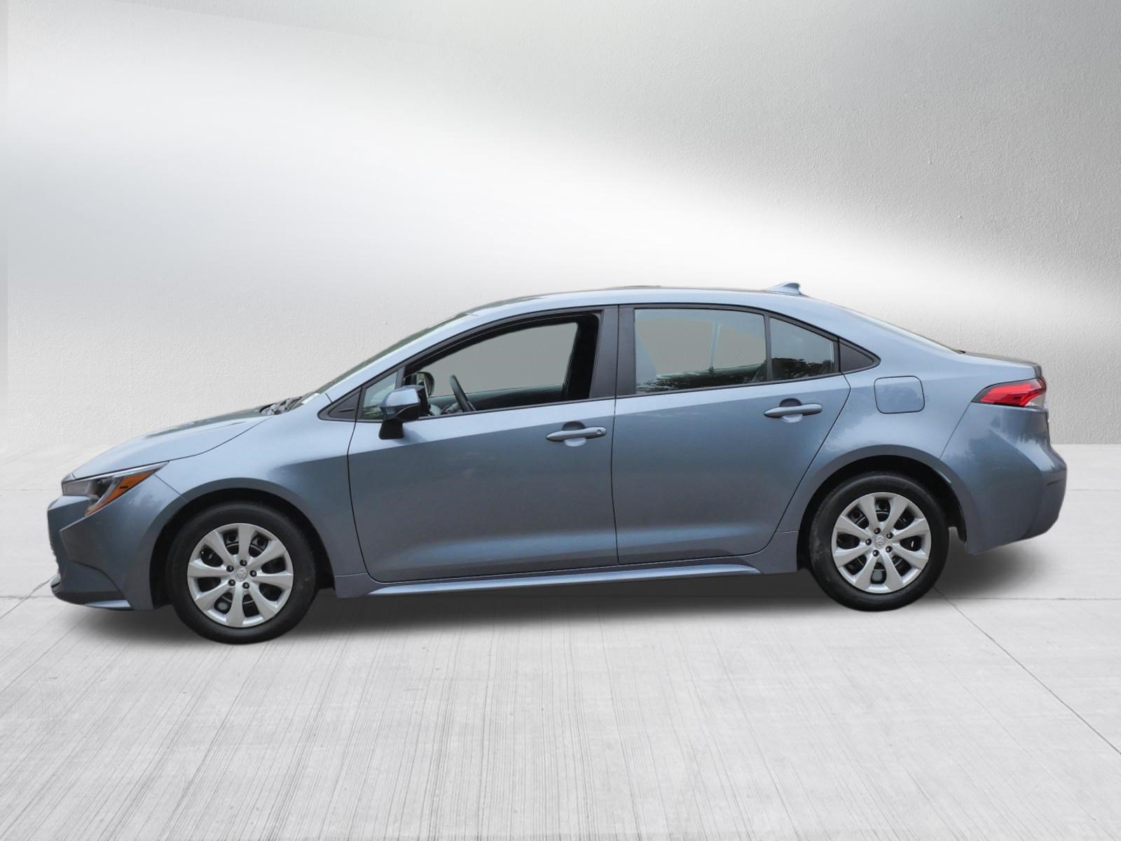 Certified 2025 Toyota Corolla LE FWD image 5