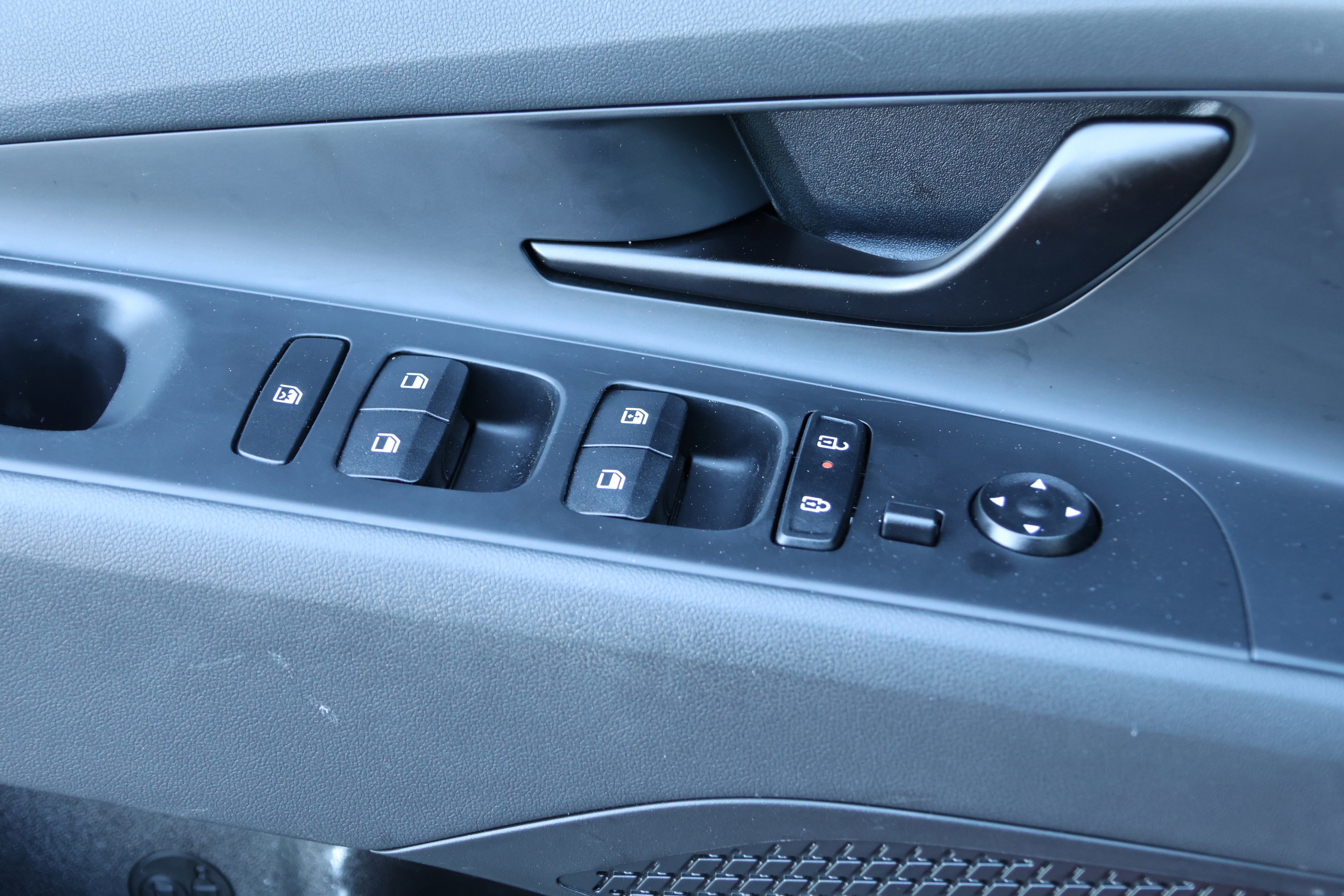 Used 2025 Hyundai Elantra Sport image 14