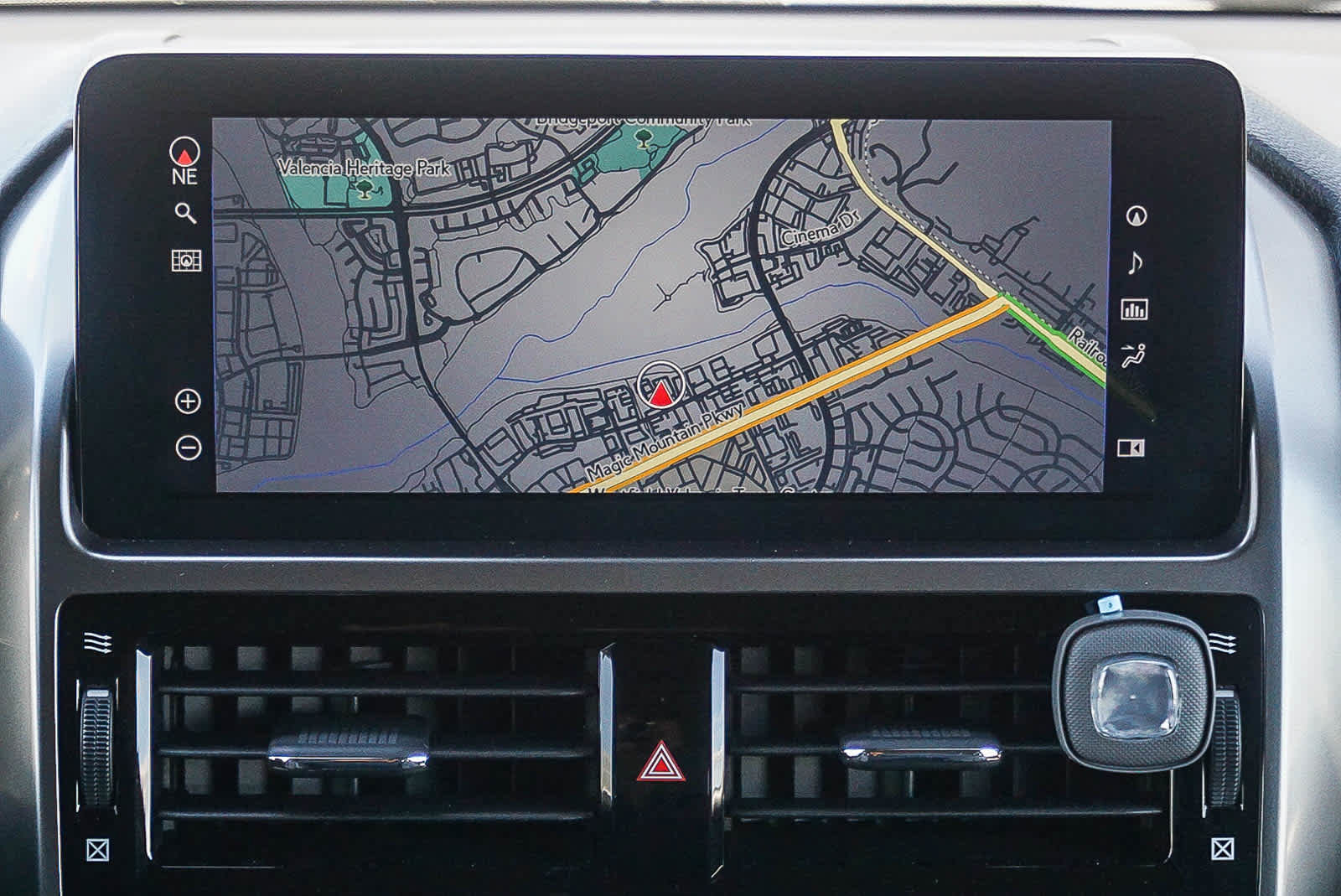 Certified 2022 Lexus GX 460 Premium w/ Premium Package AWD/4WD image 15