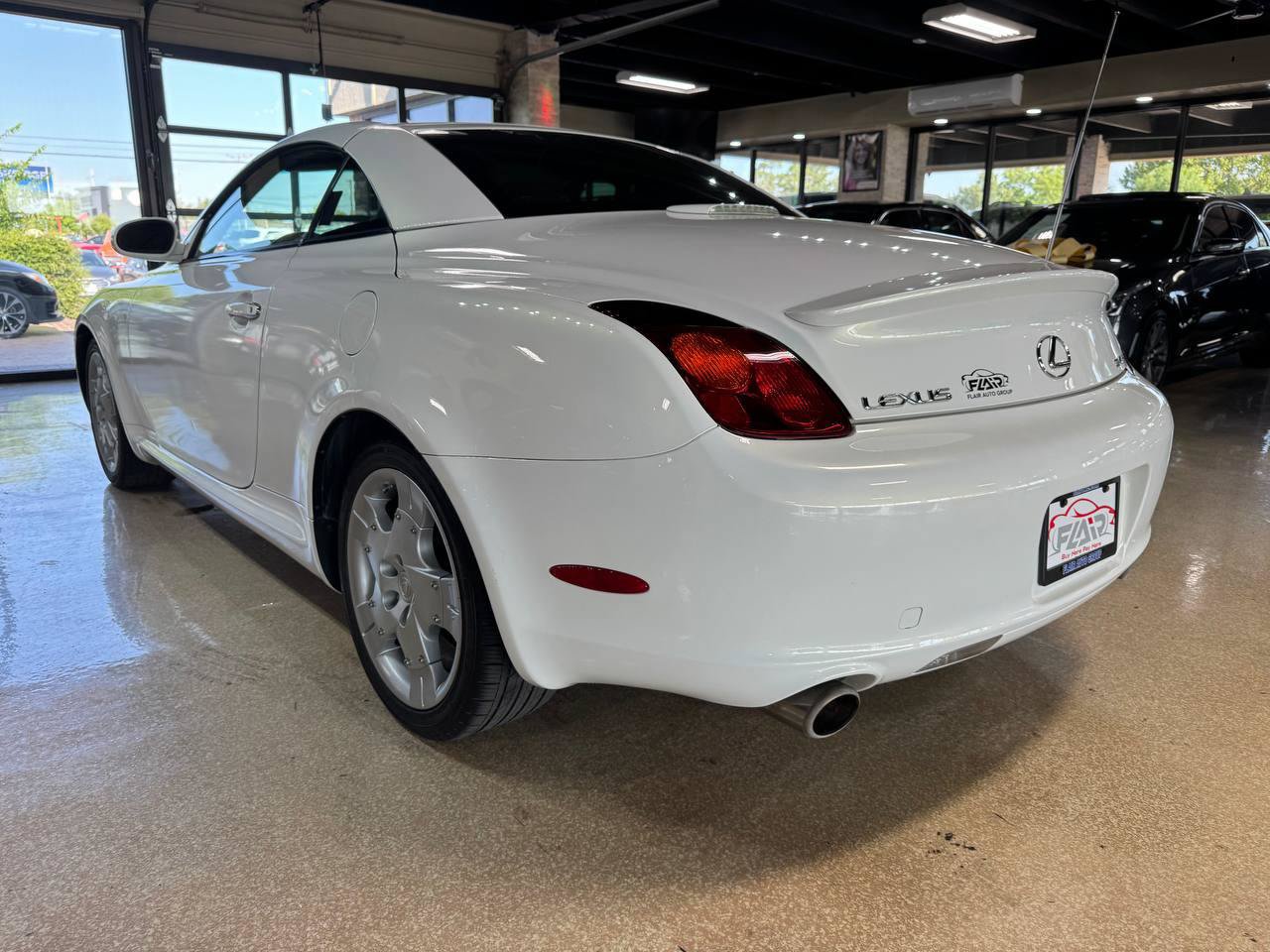 Used 2004 Lexus SC 430 Convertible RWD image 5
