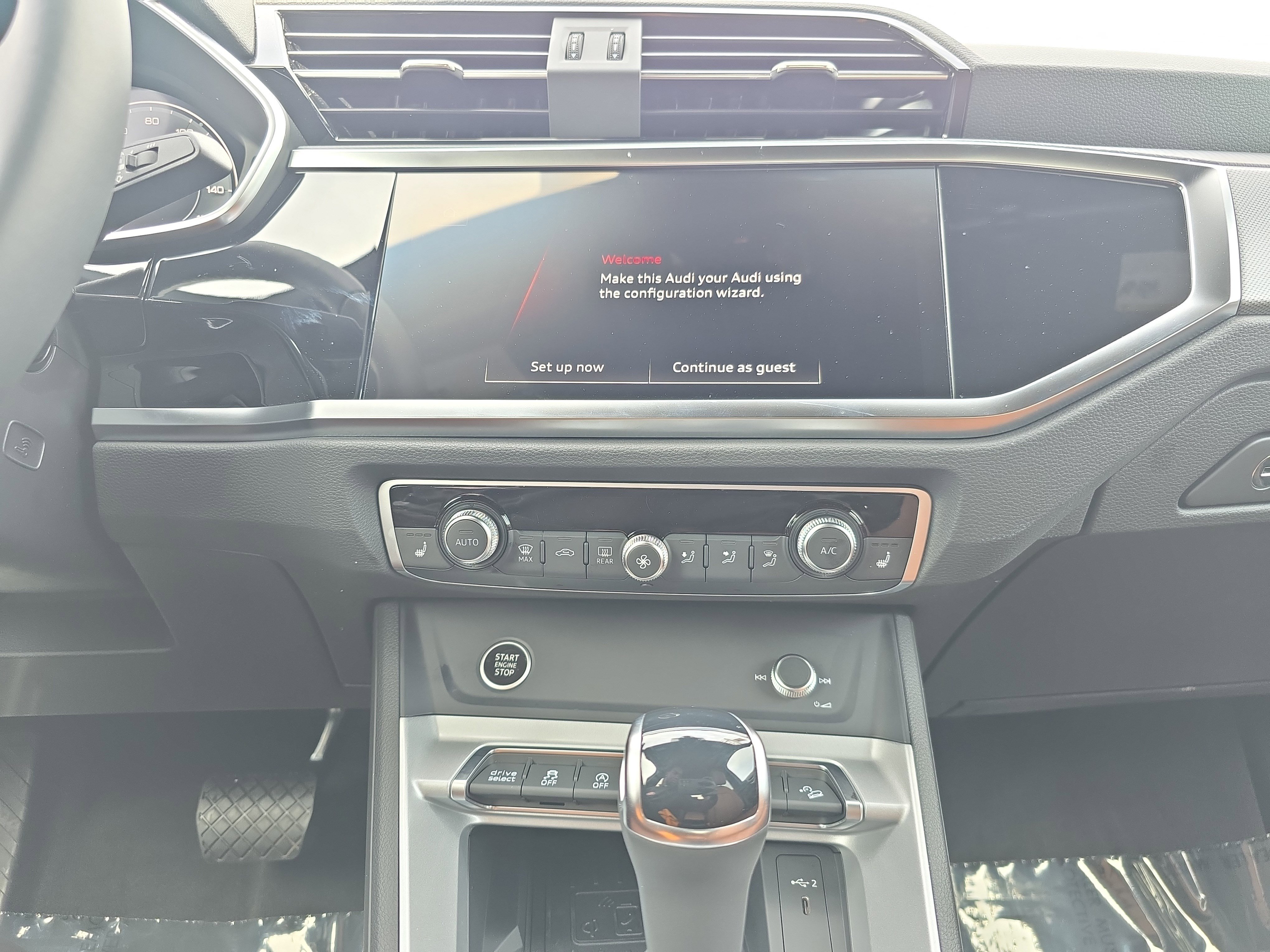 Certified 2025 Audi Q3 2.0T Premium Plus w/ Premium Plus Package image 17