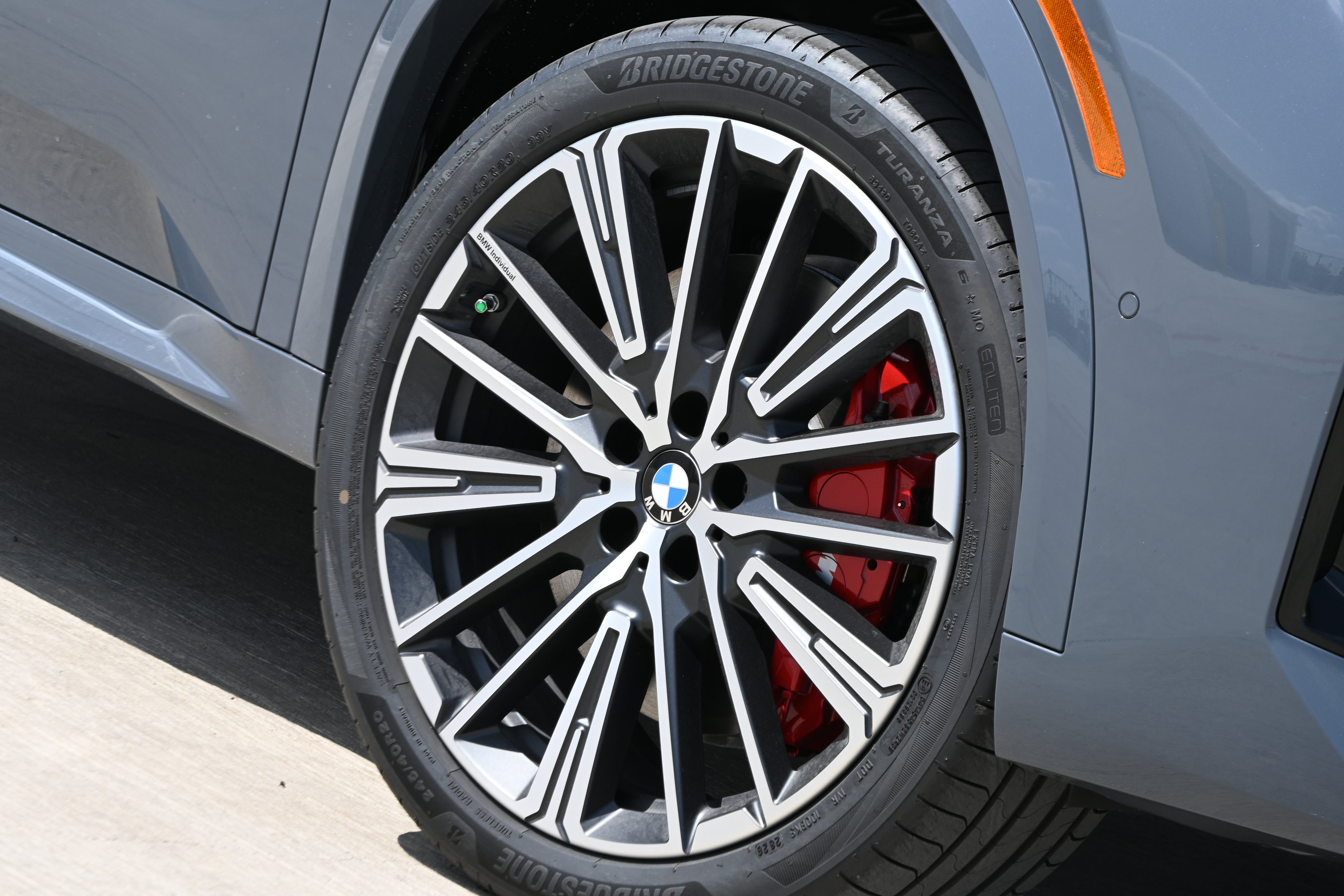 New 2027 BMW X2 xDrive28i AWD/4WD image 9