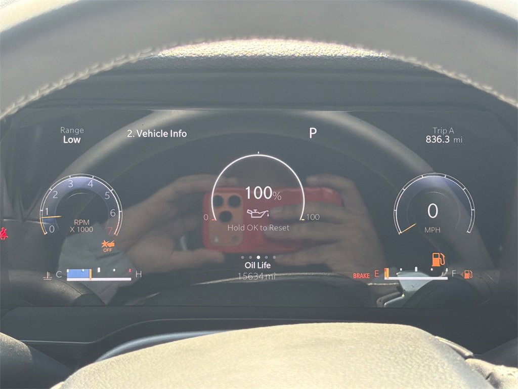 Used 2024 Jeep Grand Cherokee Limited w/ Black Appearance Package image 35