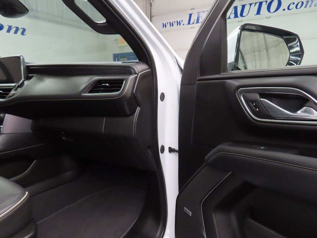 Used 2024 GMC Yukon XL SLT w/ SLT Premium Package image 30