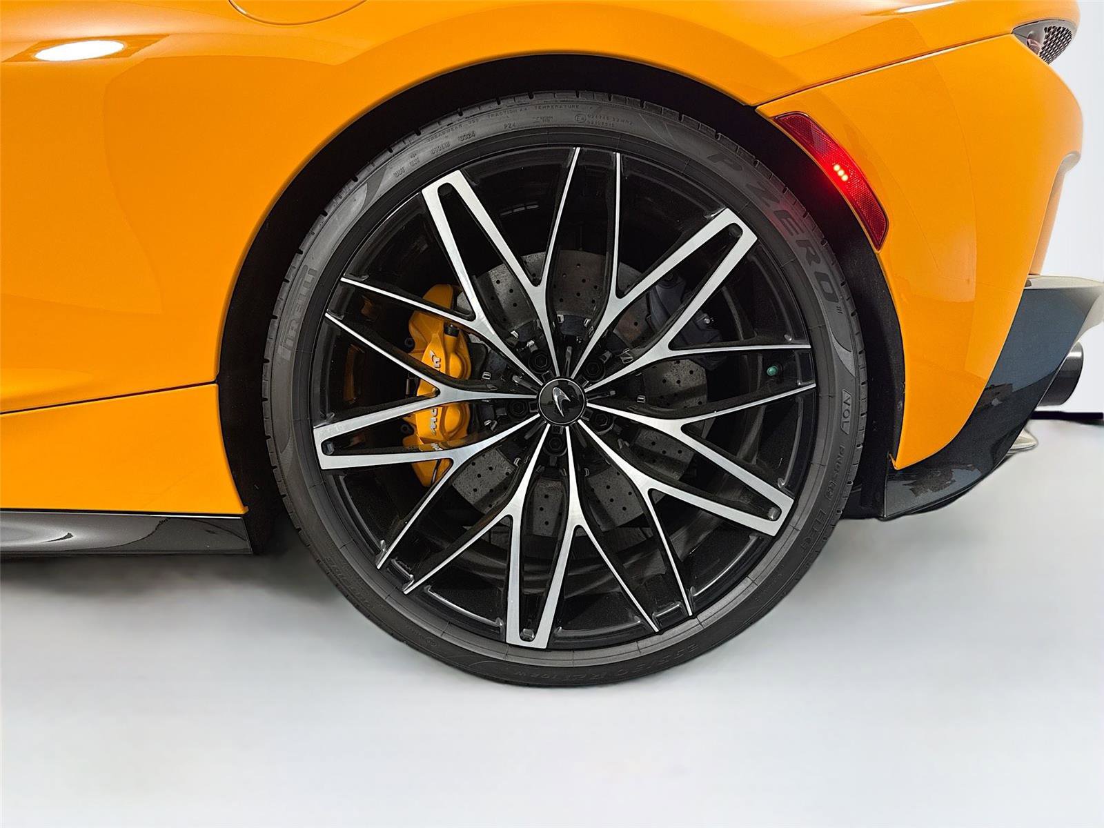Used 2025 McLaren GTS image 27