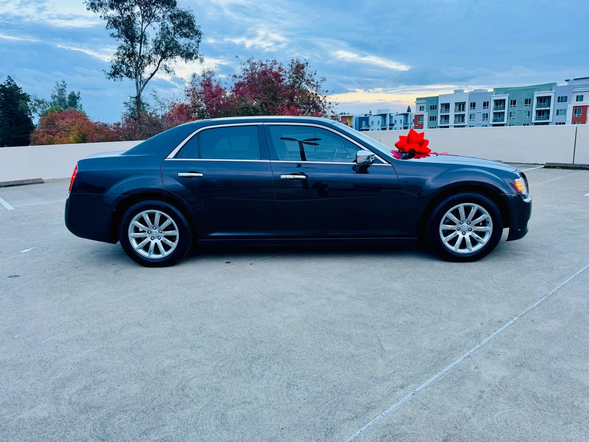 Used 2012 Chrysler 300 Limited RWD image 9
