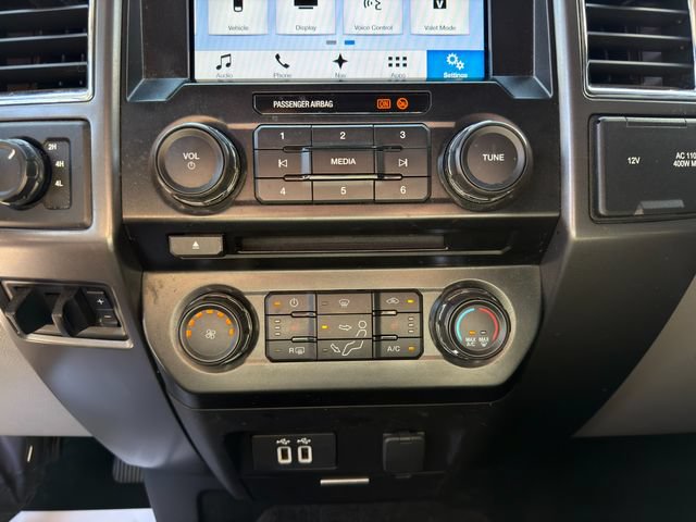 Used 2017 Ford F250 XLT w/ XLT Premium Package AWD/4WD image 29