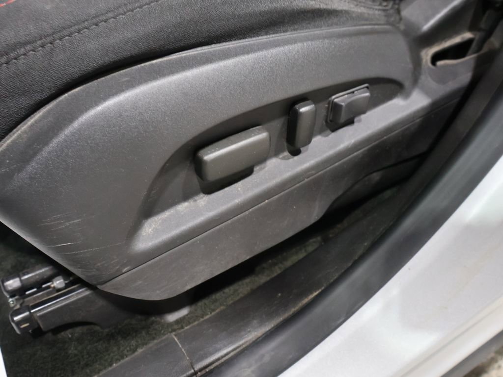 Used 2015 Chevrolet Equinox LT w/ Driver Convenience Package image 12