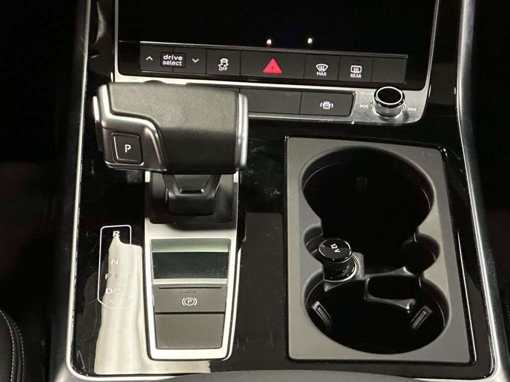 Used 2025 Audi Q8 Premium w/ Convenience Package image 19