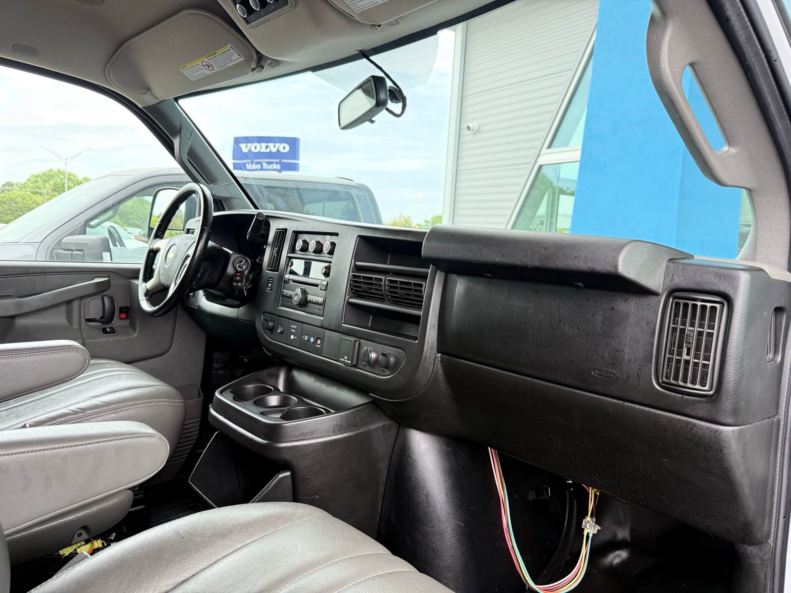 Used 2017 Chevrolet Express 3500 LS image 24