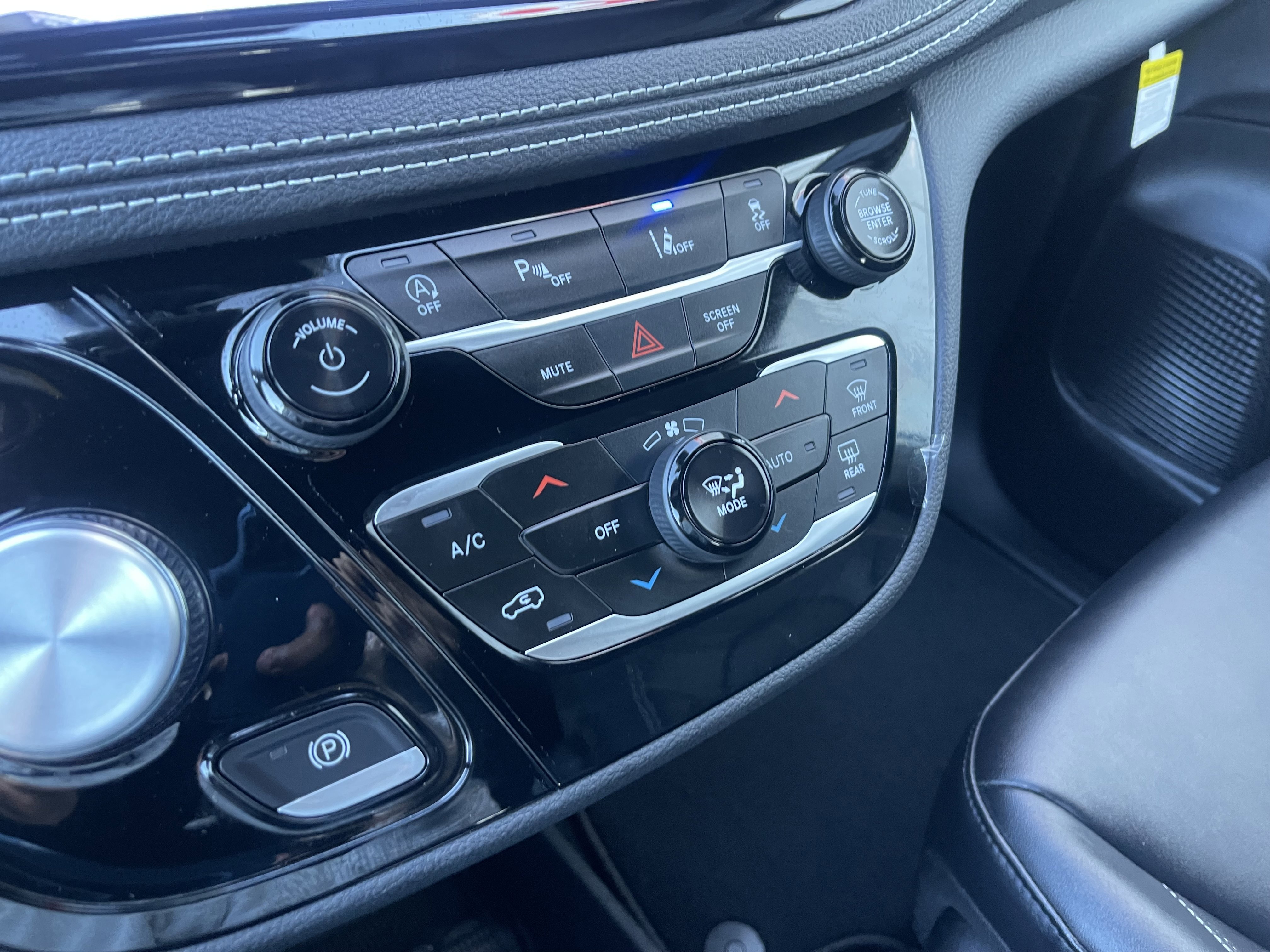 New 2026 Chrysler Pacifica Select FWD image 33