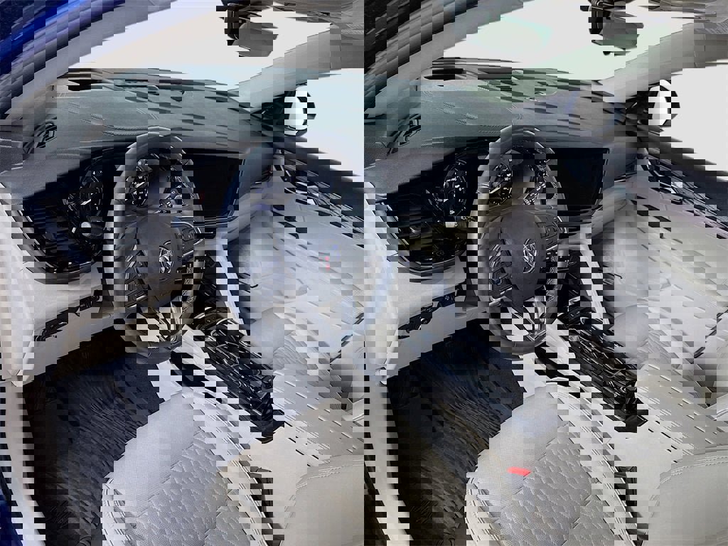 Used 2023 Buick Envision Avenir image 3