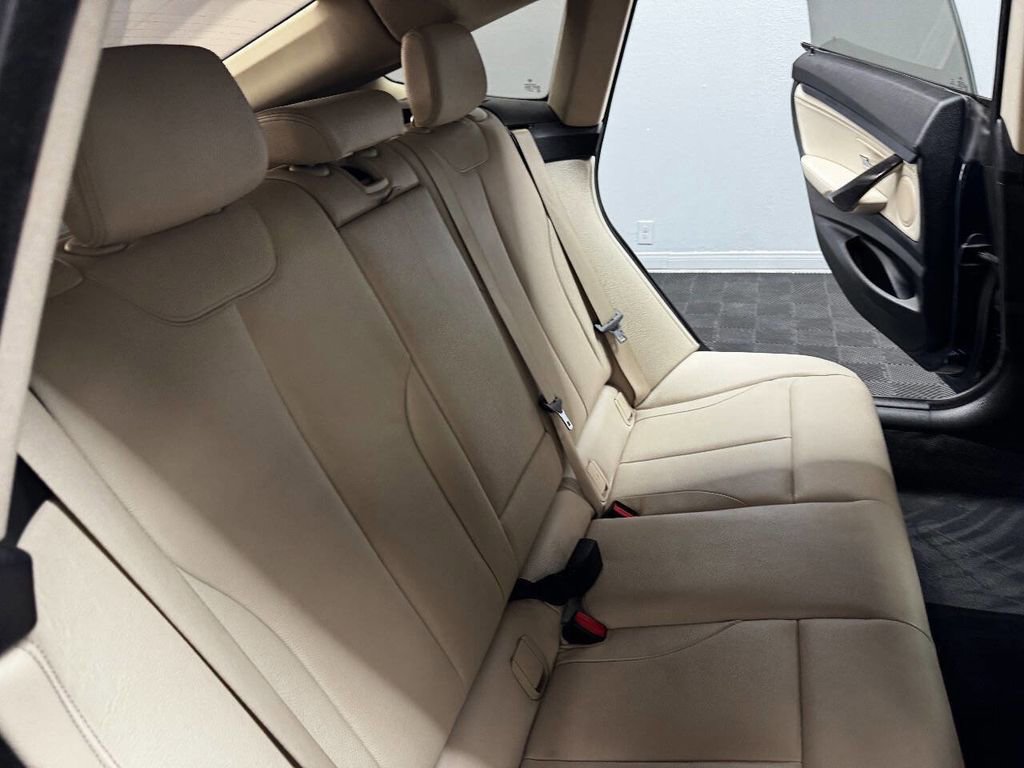 Used 2015 BMW 328i Gran Turismo xDrive image 51