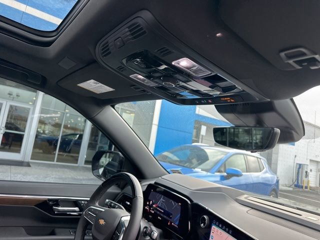 Used 2026 Chevrolet Suburban High Country AWD/4WD image 18