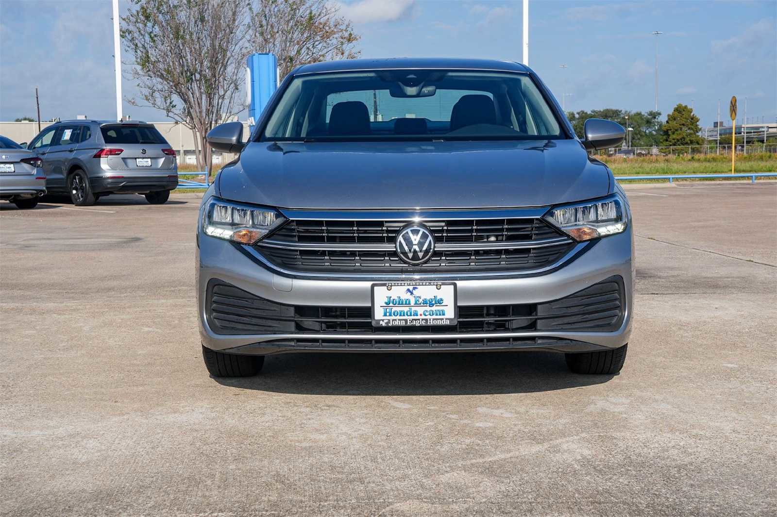 Used 2024 Volkswagen Jetta SE image 6
