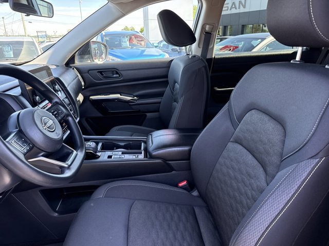 Certified 2024 Nissan Pathfinder S FWD image 5