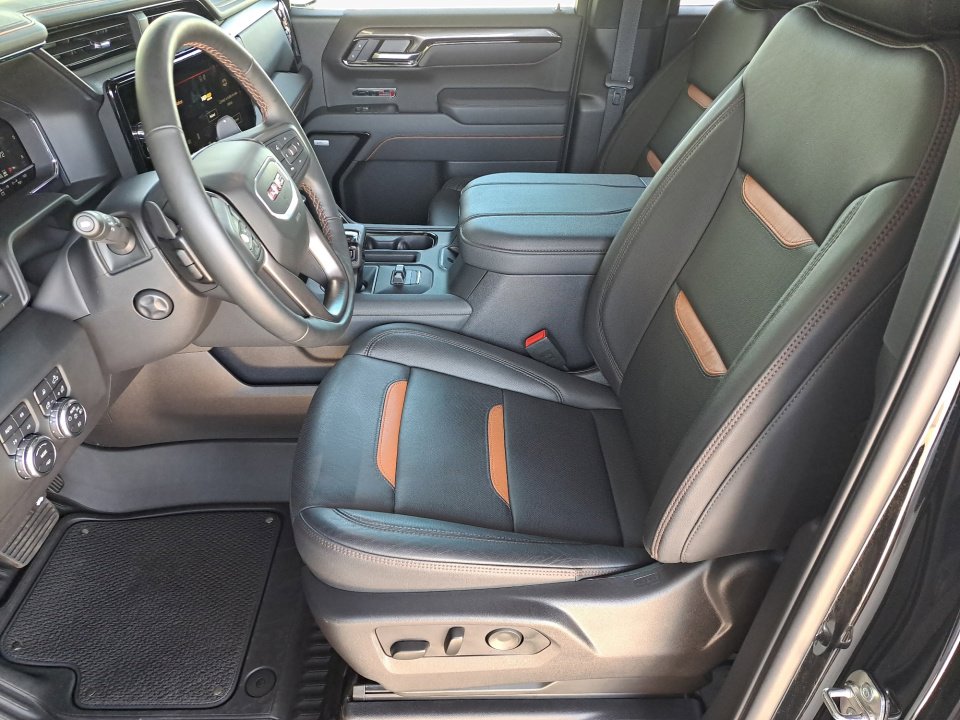 Certified 2025 GMC Sierra 1500 AT4 w/ AT4 Premium Package AWD/4WD image 9