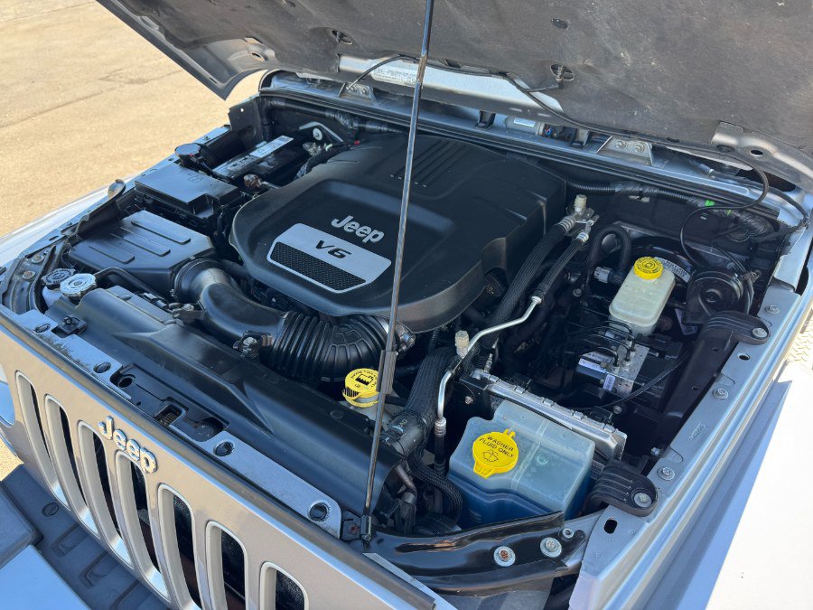 Used 2016 Jeep Wrangler Unlimited Sahara AWD/4WD image 22