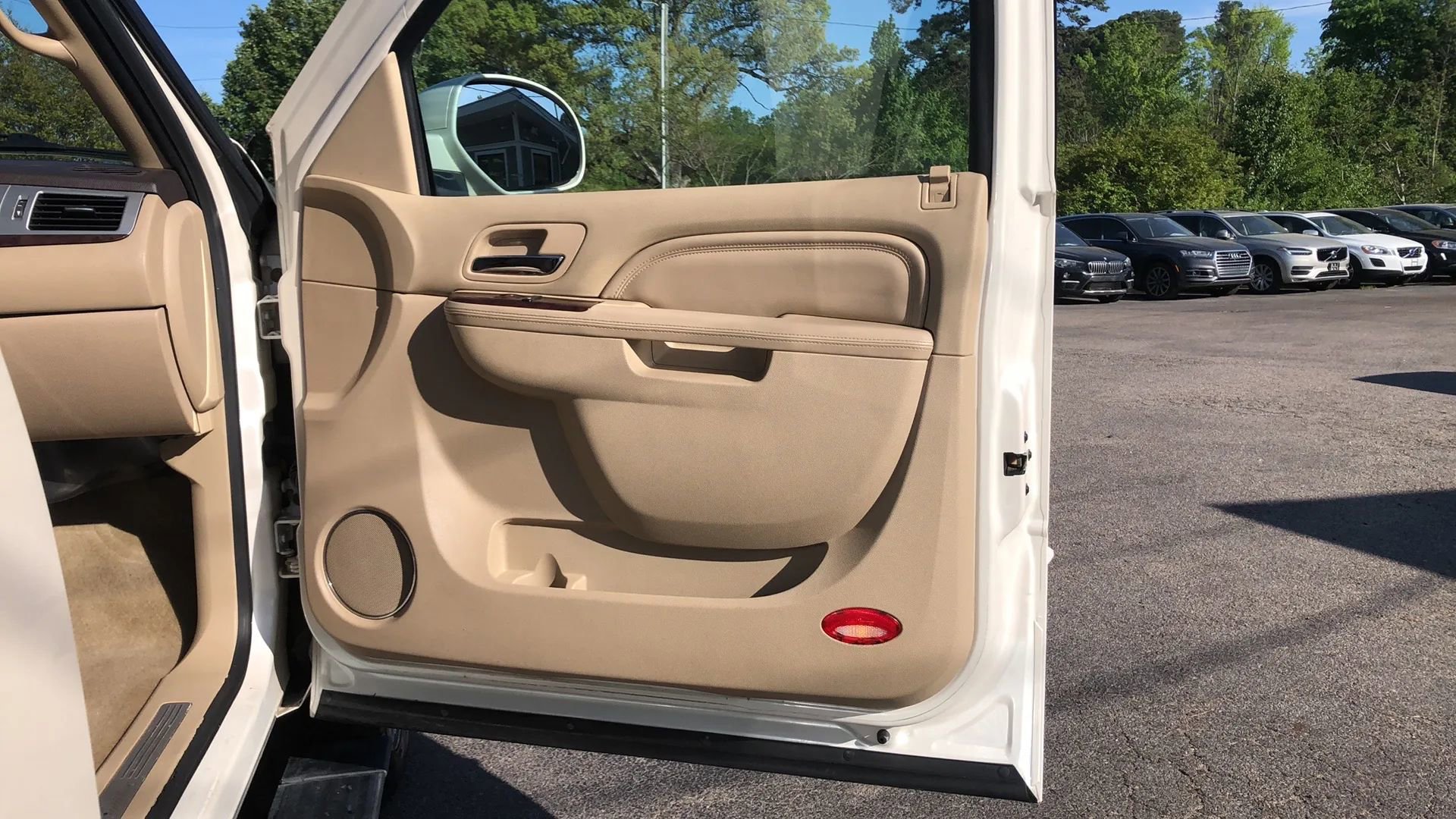 Used 2012 Cadillac Escalade Premium image 10