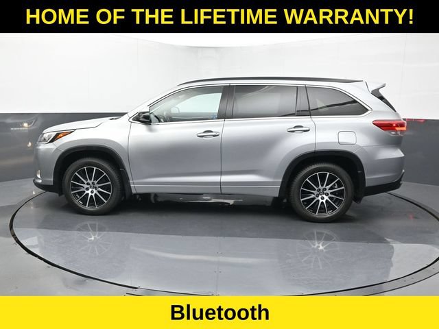 Used 2017 Toyota Highlander SE AWD/4WD image 4