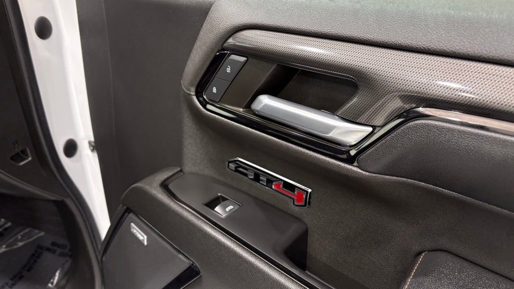 Used 2023 GMC Sierra 1500 AT4 w/ Technology Package image 25