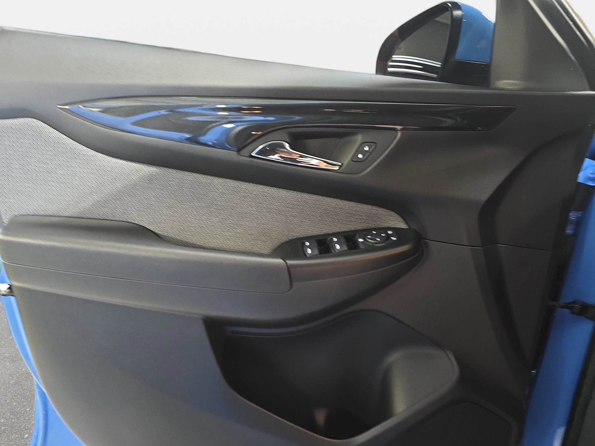 Used 2024 Chevrolet TrailBlazer LT w/ LT Cold Weather Package FWD image 26