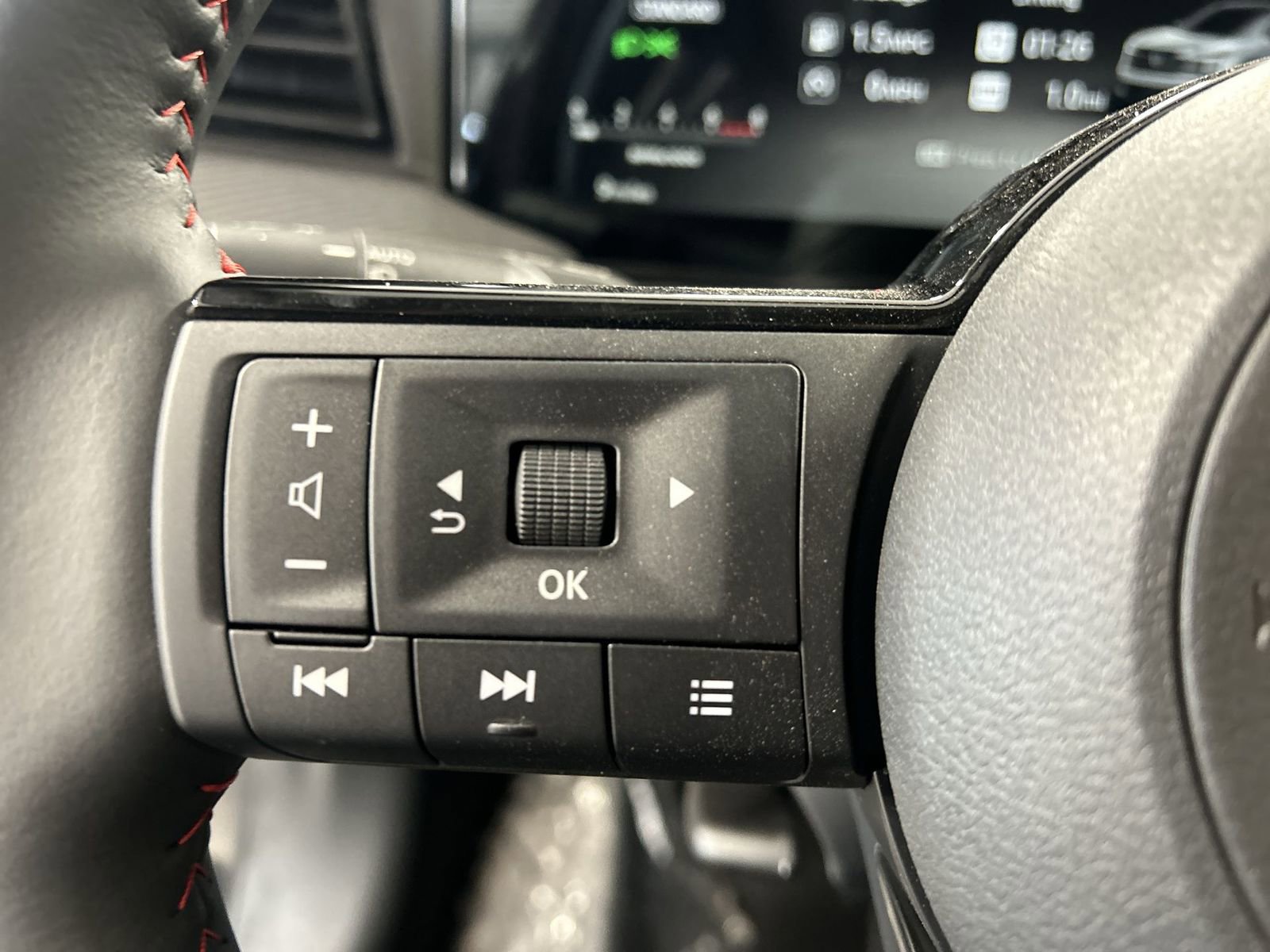 New 2026 Nissan Kicks SR w/ SR Premium Package image 18