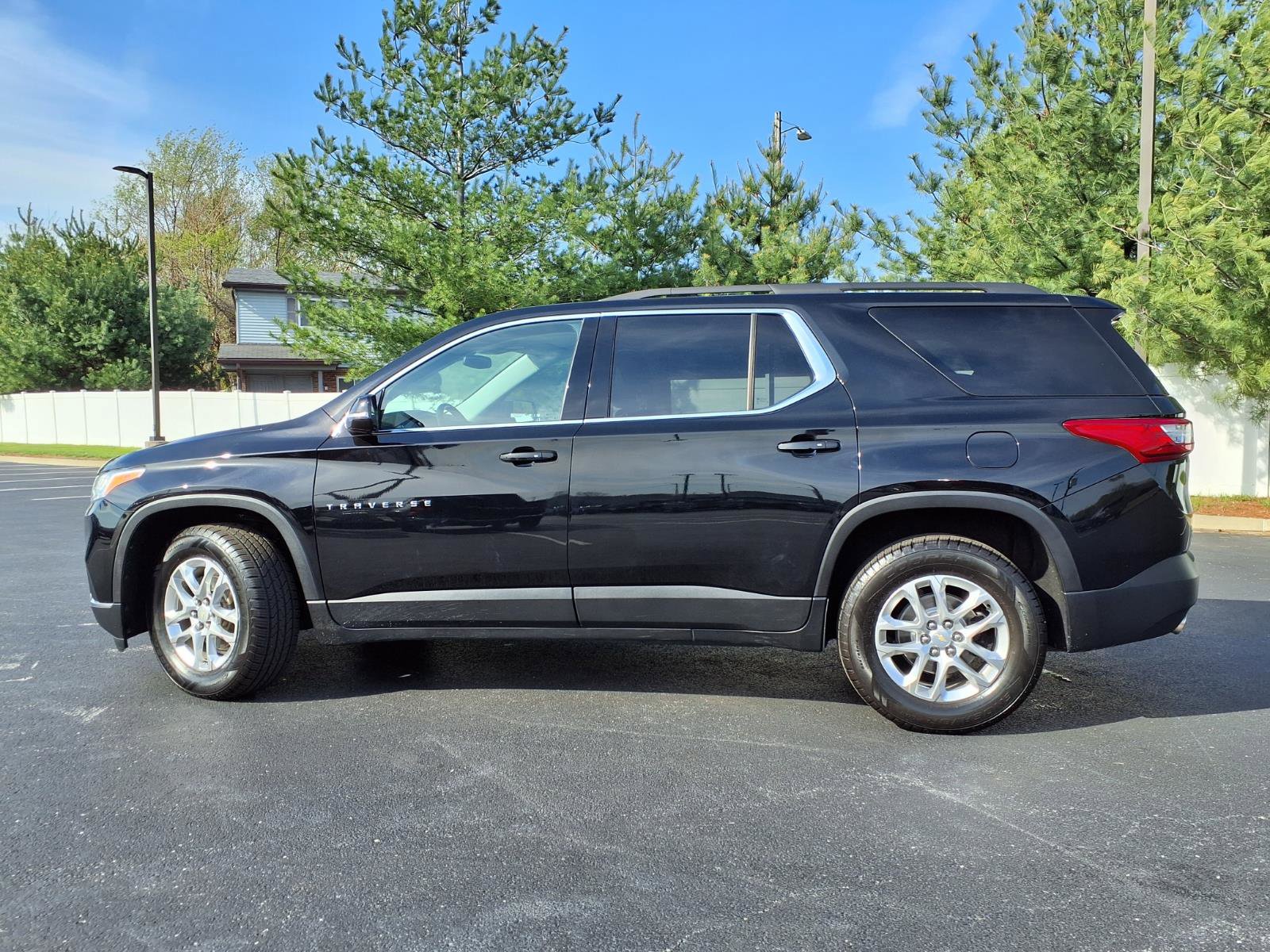 Certified 2020 Chevrolet Traverse LT FWD image 34