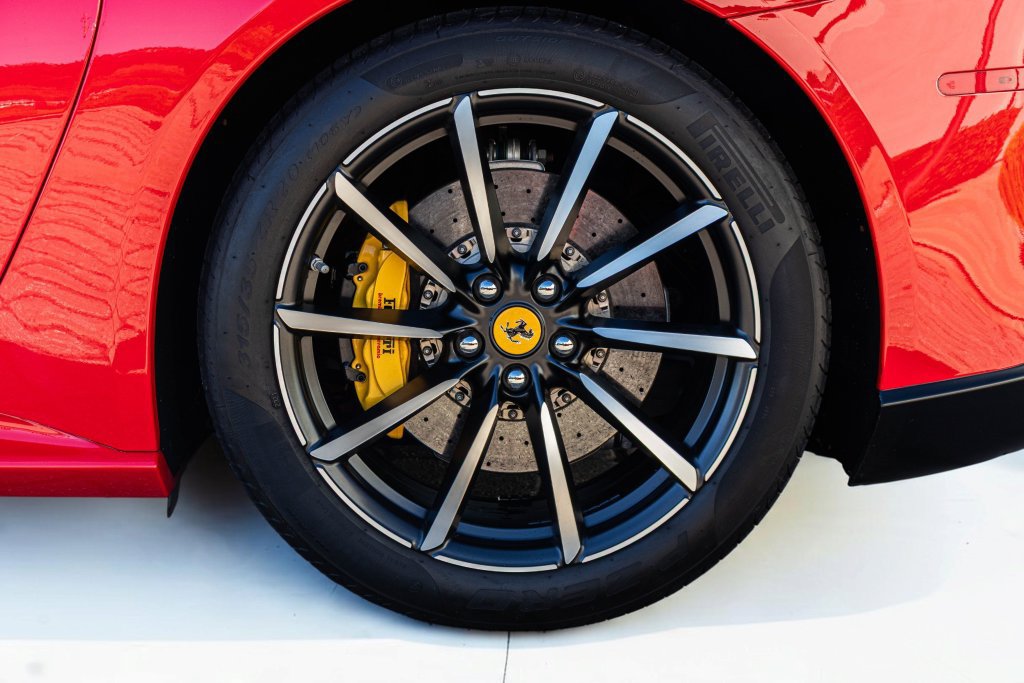Used 2014 Ferrari F12 Berlinetta RWD image 61