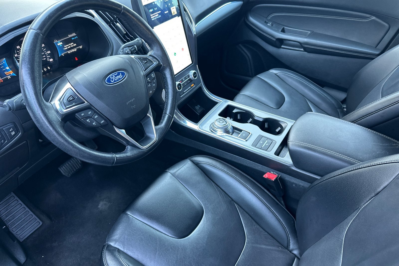 Used 2022 Ford Edge Titanium image 10